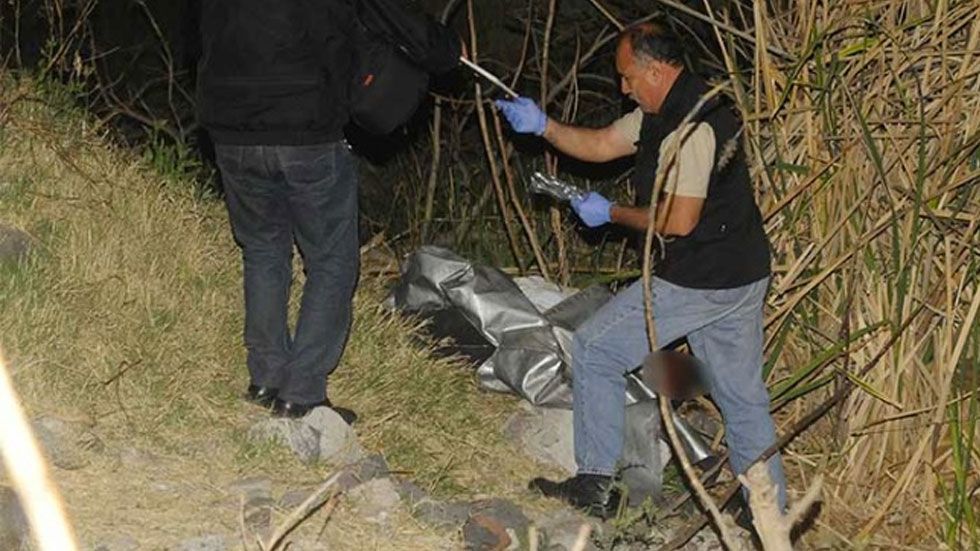 Encuentran cadáver de mujer en lote baldío de Tláhuac