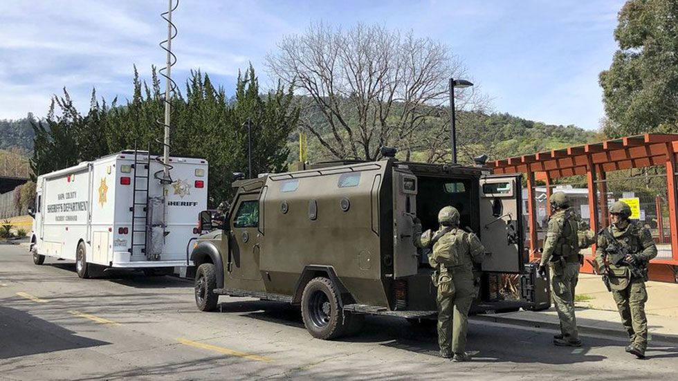 Tiroteo y toma de rehenes en California deja cuatro muertos Tiroteo y toma de rehenes en California deja cuatro muertos
