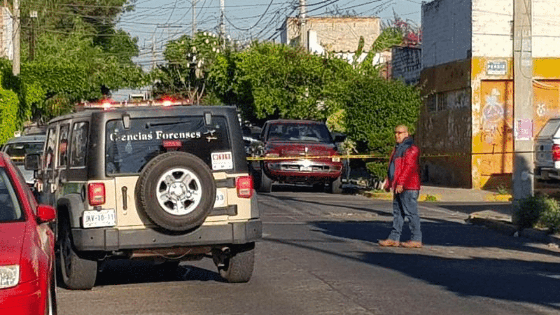 Encuentran al menos seis cadáveres en camioneta en Guadalajara