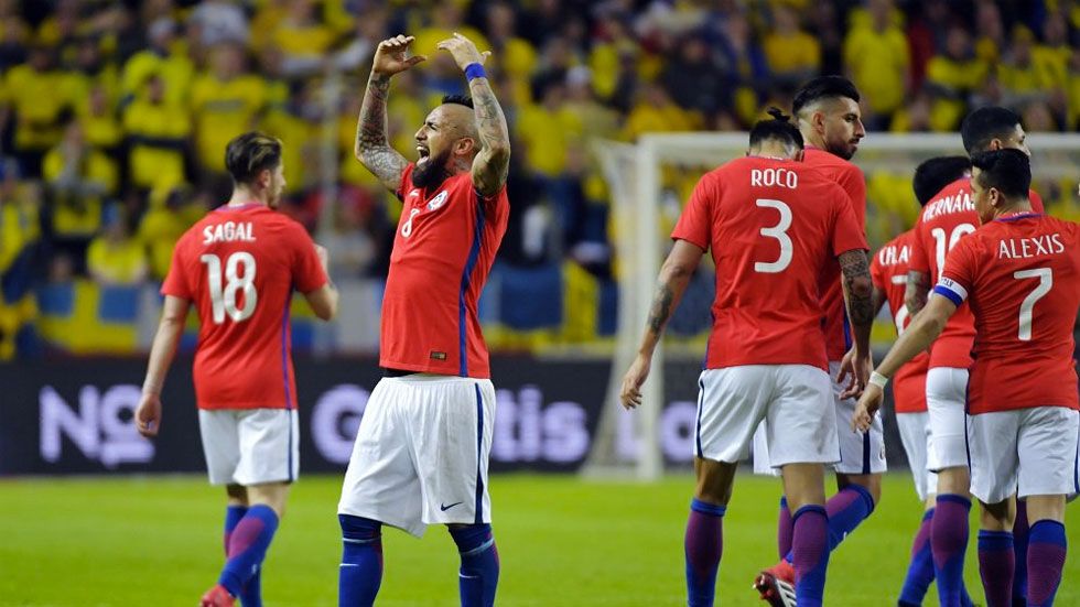 Chile vence en los últimos minutos a una complicada Suecia