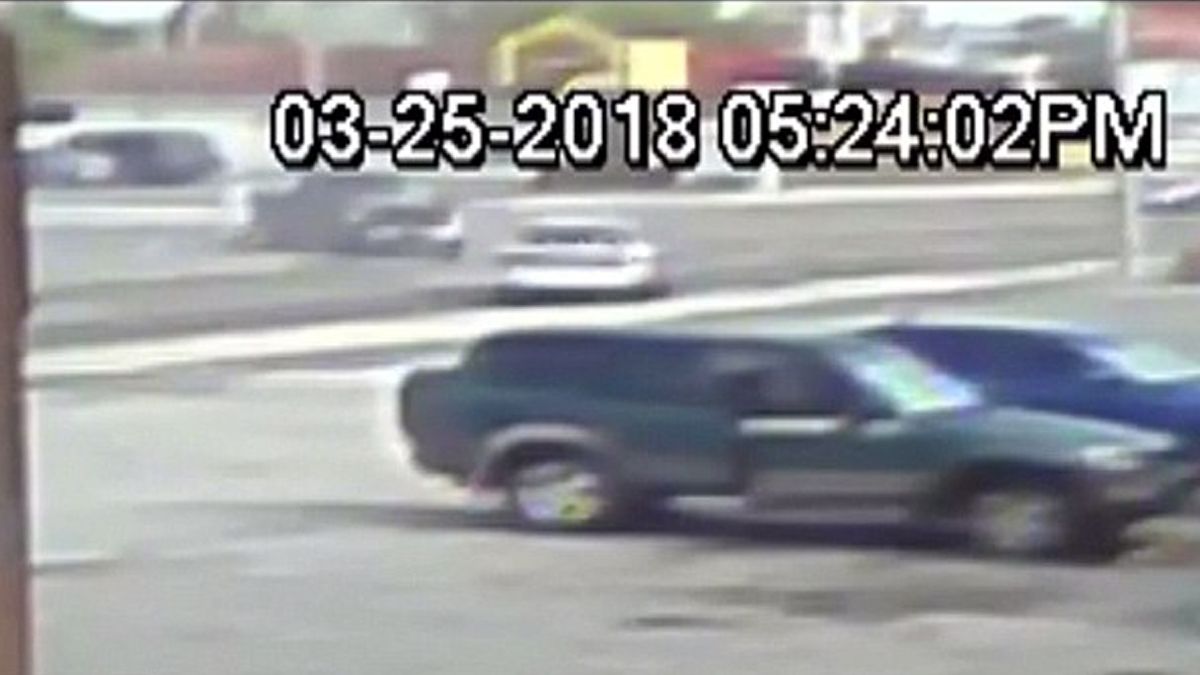 #Video Niño sale despedido de vehículo durante choque en Florida