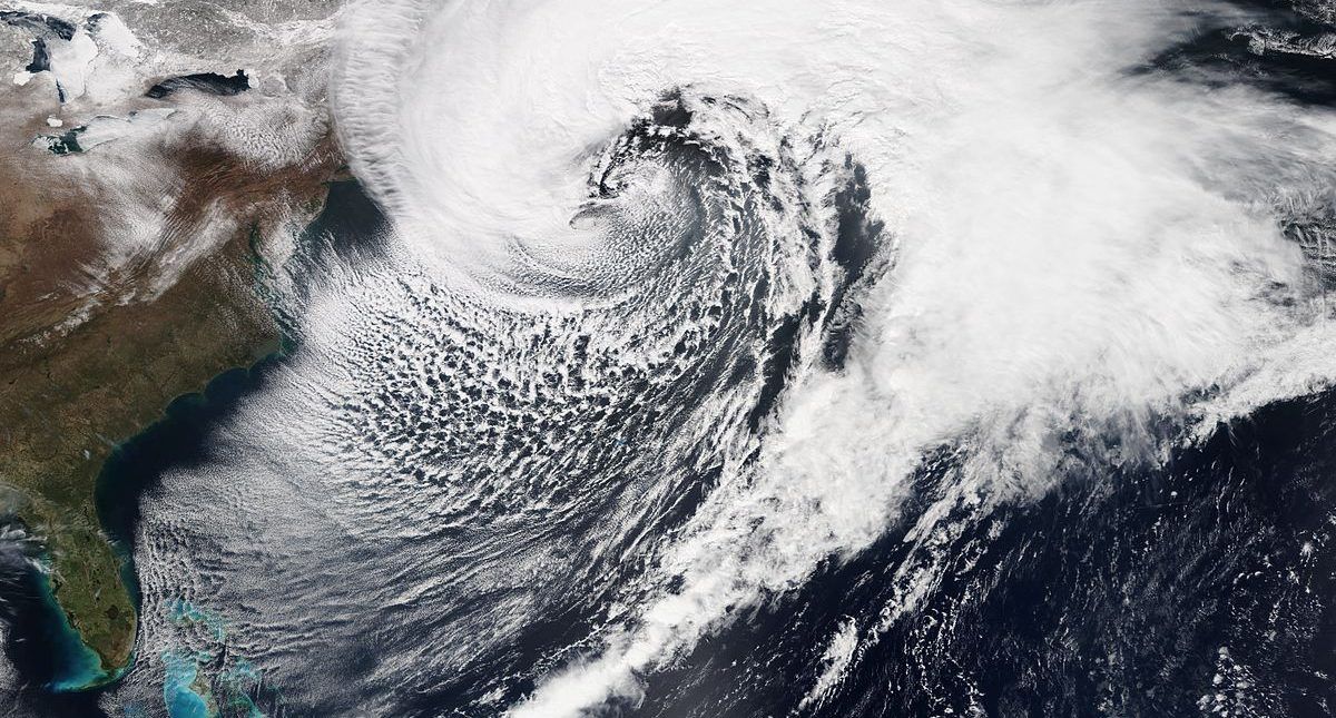 Ciclón bomba deja 5 muertos en EE.UU.