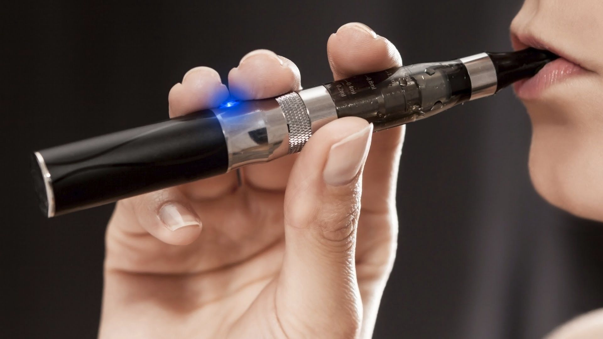 Alertan por riesgos de usar cigarros electrónicos