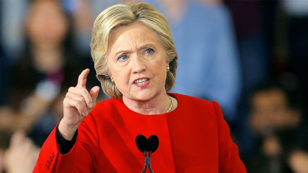 Bloquean acceso a información clasificada a Hillary Clinton