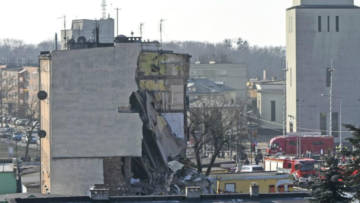 Mueren cuatro personas en colapso de edificio en Polonia