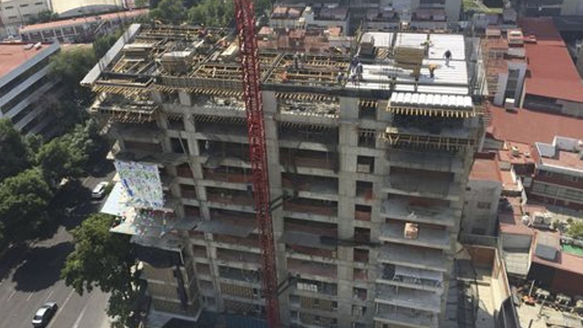 Denuncian proliferación de edificios irregulares en Benito Juárez