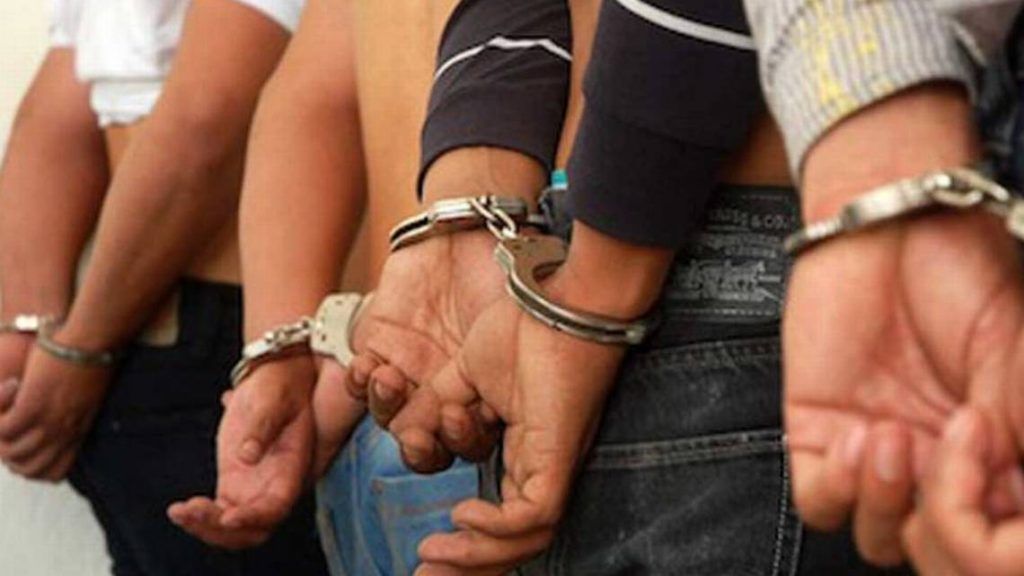 Detienen a cuatro por homicidio en Michoacán; dos son policías