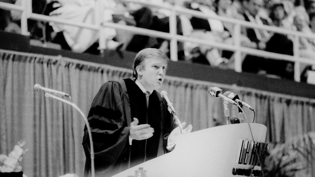 Universidad de Lehigh recibe petición para quitar título honorario a Trump