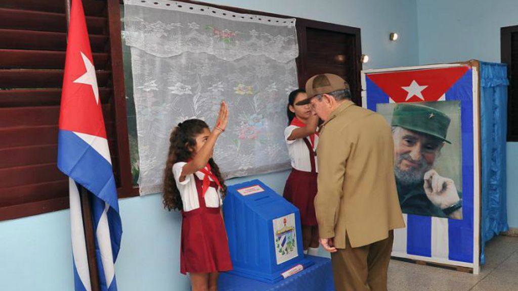Cuba elige al Parlamento que nombrará al sucesor de Raúl Castro