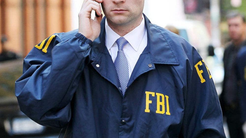 Comey fue insubordinado en caso de correos de Hillary Clinton: informe - fbi