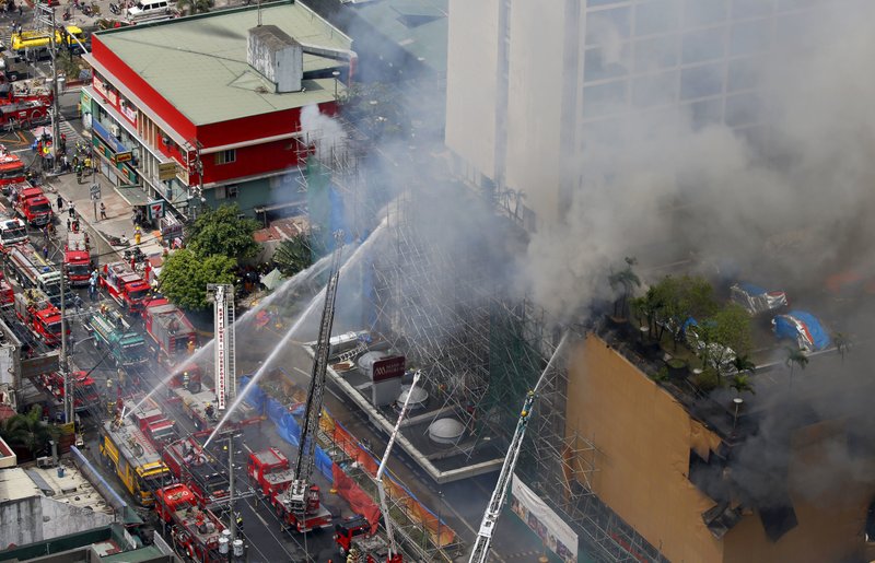 Al menos tres muertos por incendio en hotel de Filipinas Al menos tres muertos por incendio en hotel de Filipinas