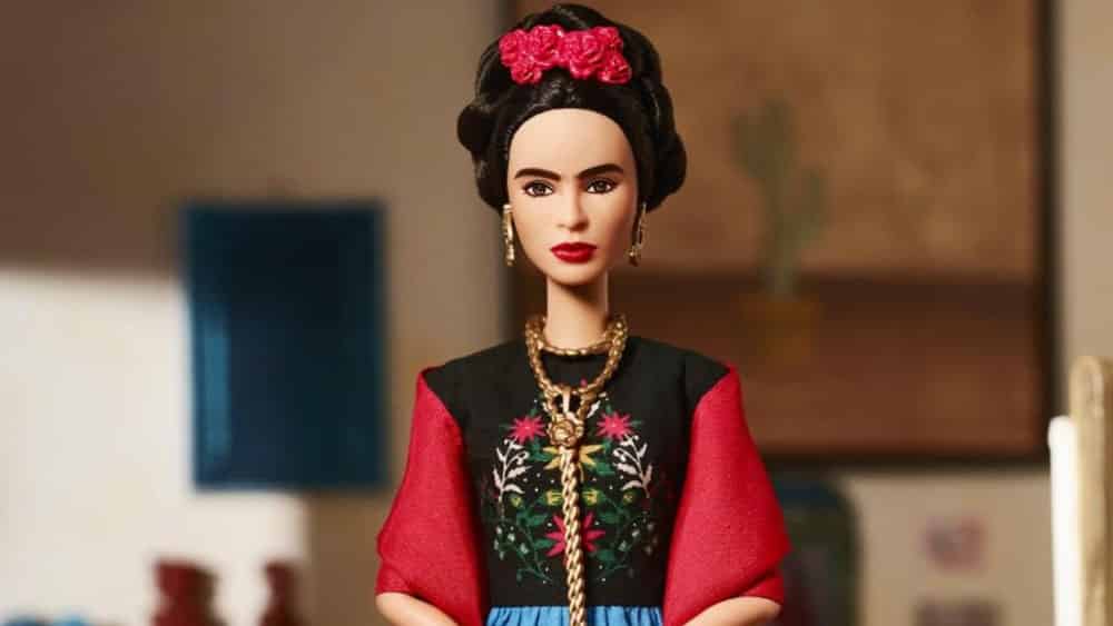 Salma Hayek lamenta creación de Barbie basada en Frida Kahlo