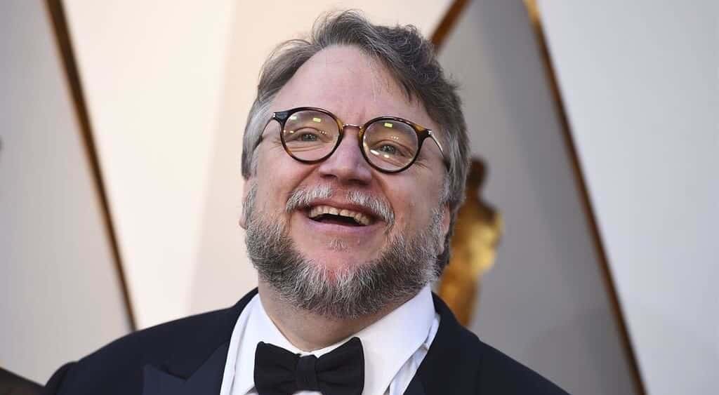 Del Toro estrenará el documental ‘Ayotzinapa, el paso de la tortuga’