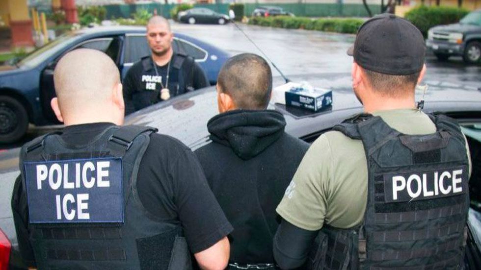 Detienen en Los Angeles a 129 migrantes mexicanos