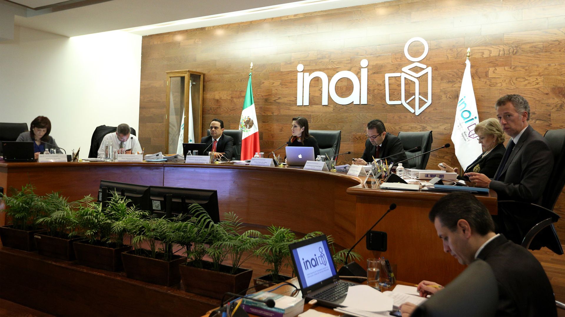 INAI investiga a empresa mexicana ligada con Cambridge Analytica