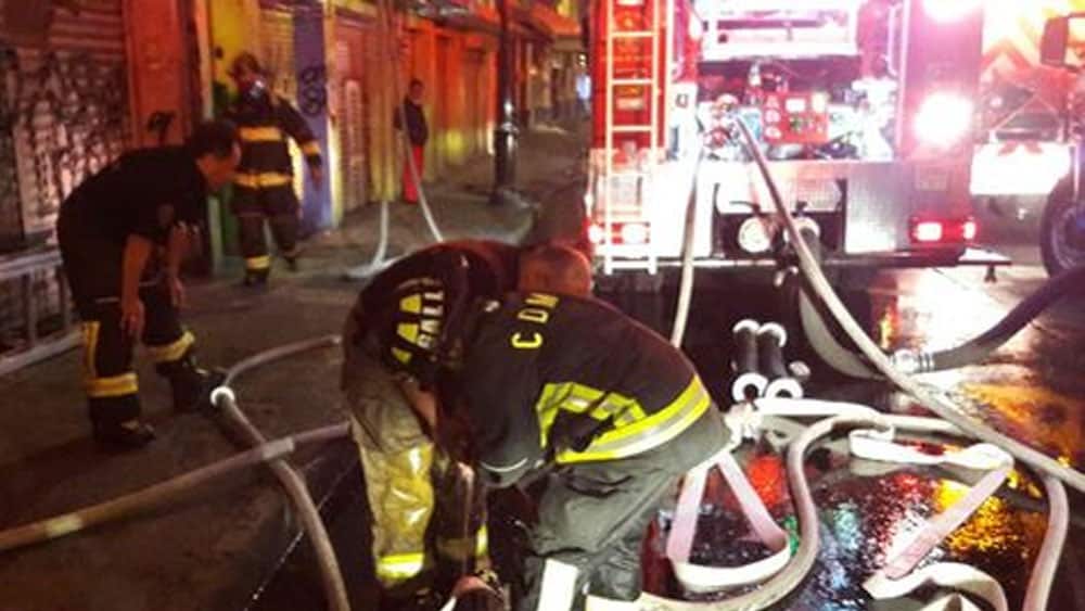 Sofocan incendio en bodega de la colonia Centro Sofocan incendio en bodega de la colonia Centro