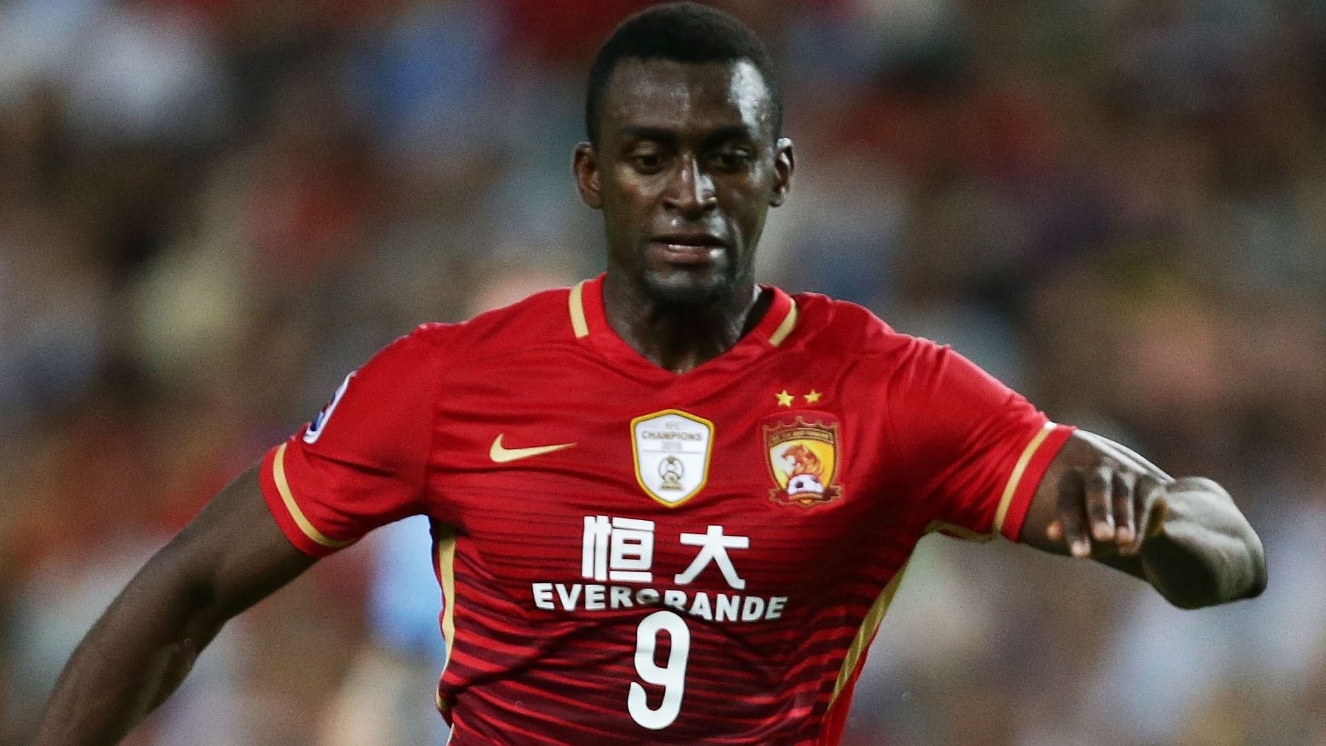 Guangzhou Evergrande rescinde contrato de Jackson Martínez