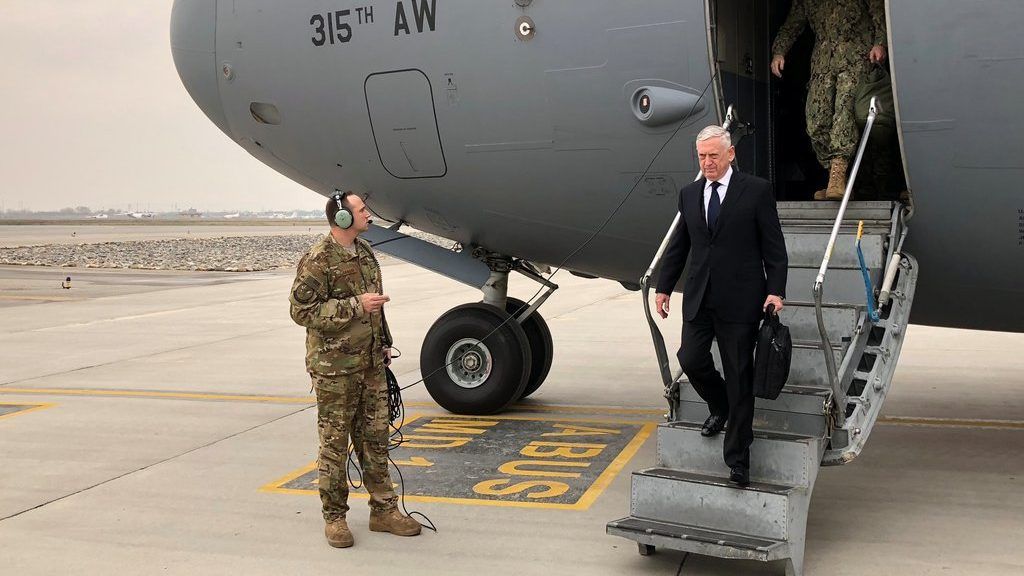 Secretario de Defensa de EE.UU. visita Afganistan por sorpresa