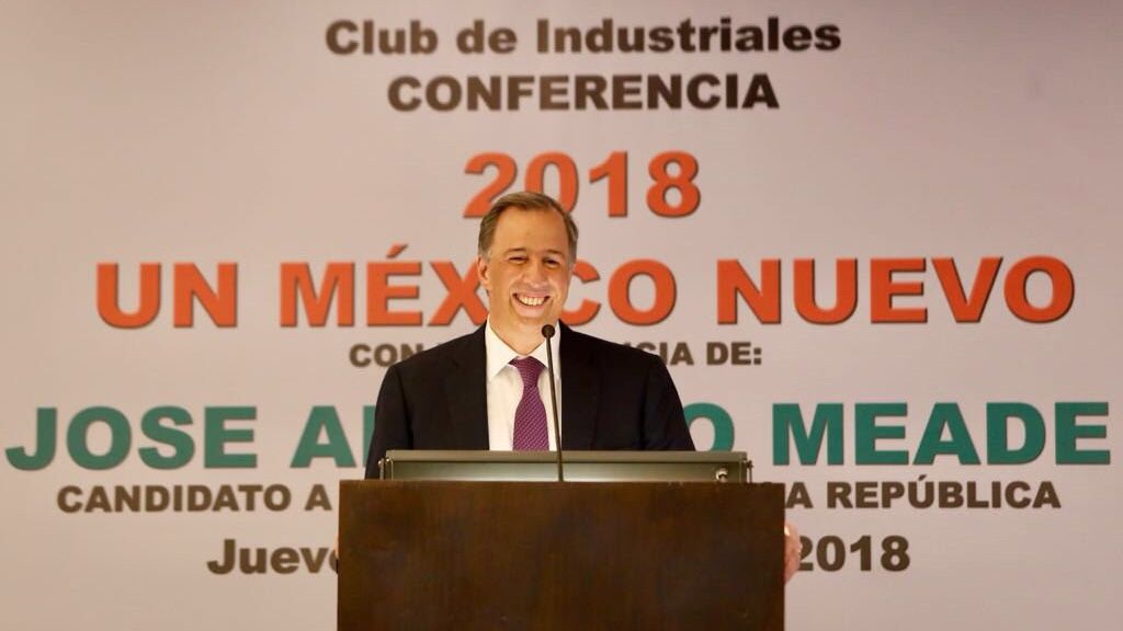 Meade da conferencia en Club de Industriales