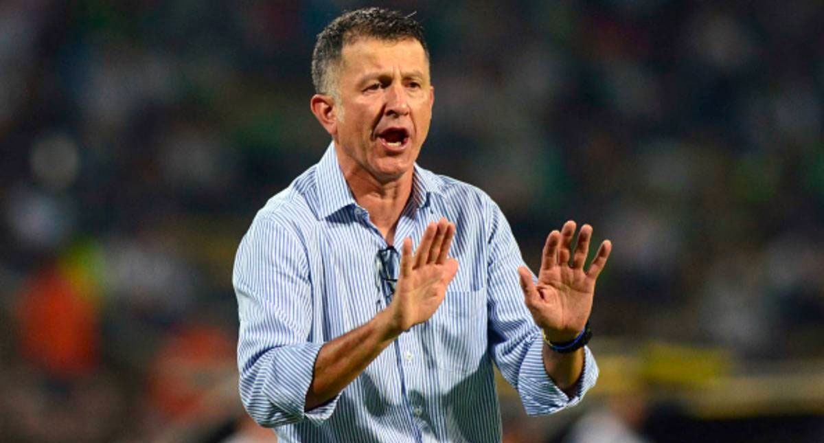 “Hay 11 contra 11 y no hay que quejarse”: Šuker a Osorio