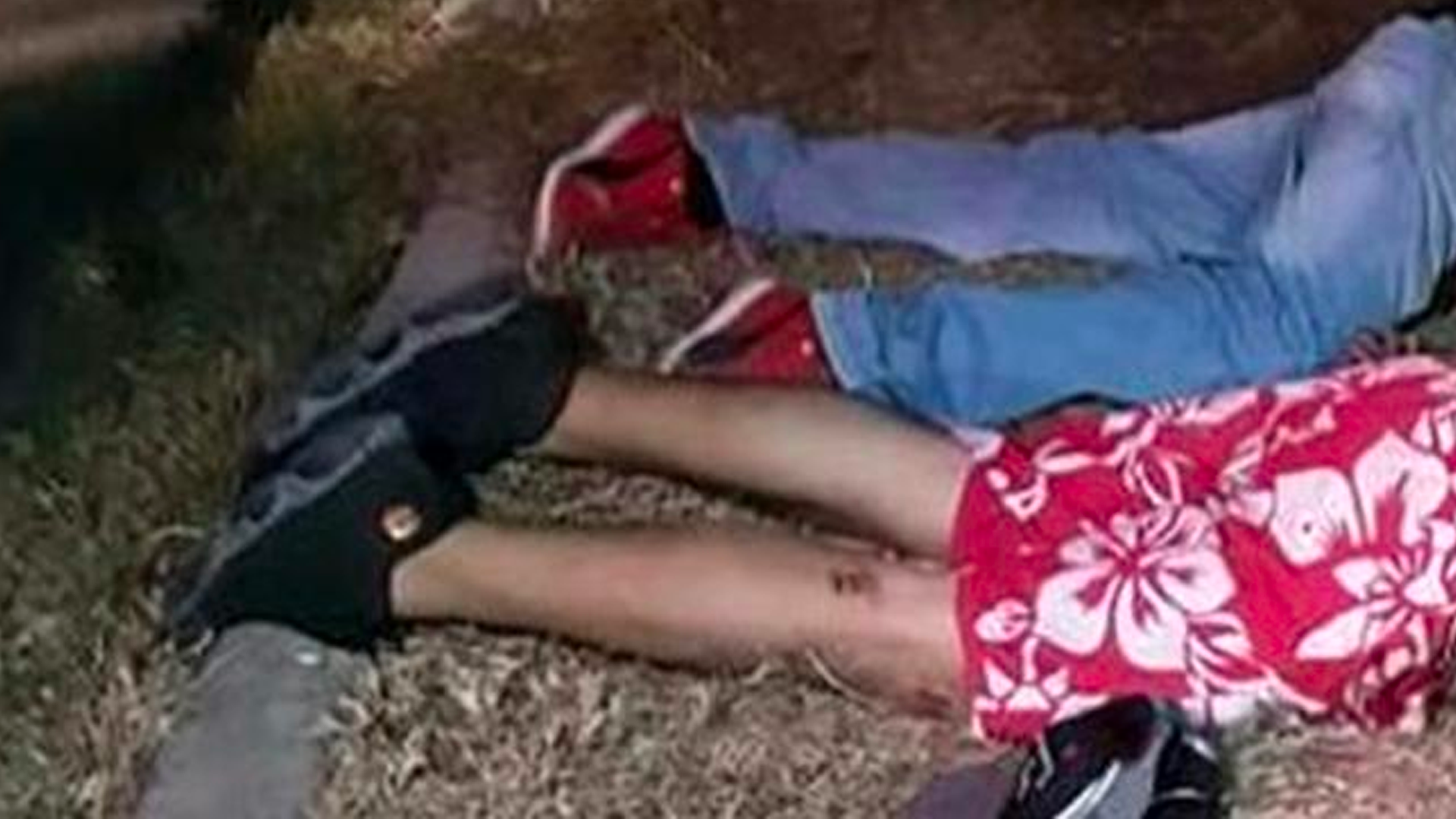 Pasajero arrodilla y mata a dos supuestos ladrones