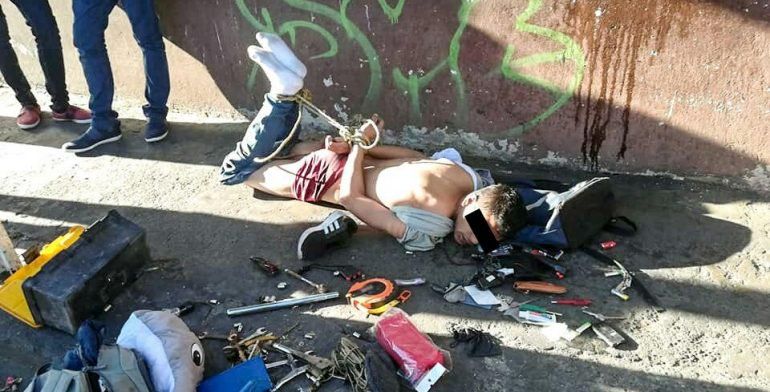 Amarran a supuesto ladrón en Michoacán