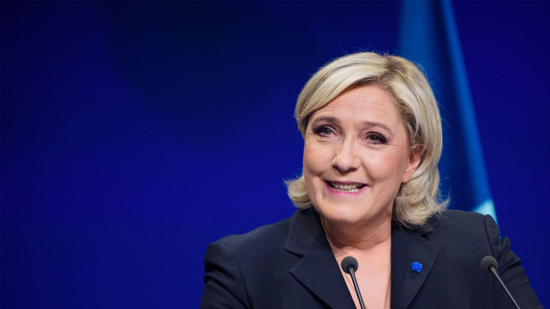 Inculpan a Marine Le Pen de difundir imágenes violentas