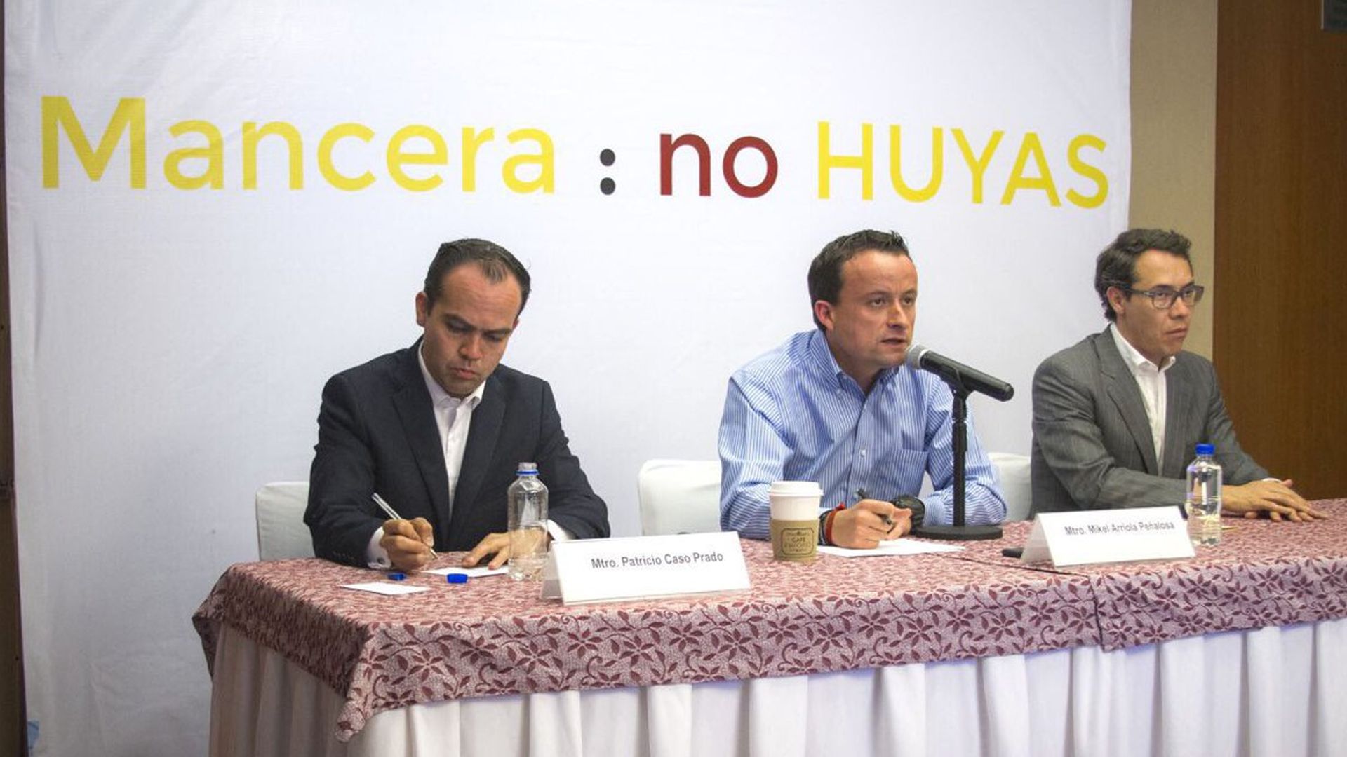 Arriola analiza denunciar a Mancera por irregularidades