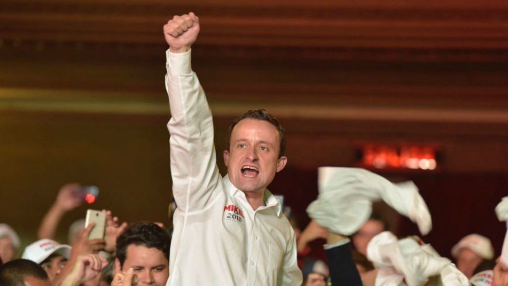 Mikel Arriola denuncia por discrepancia fiscal a Alejandra Barrales