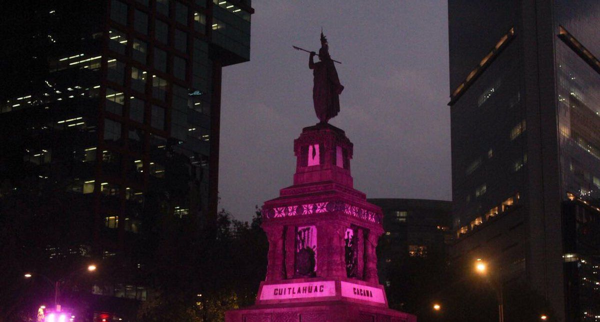 Por el Día de la Mujer, la Ciudad de México se ilumina de morado