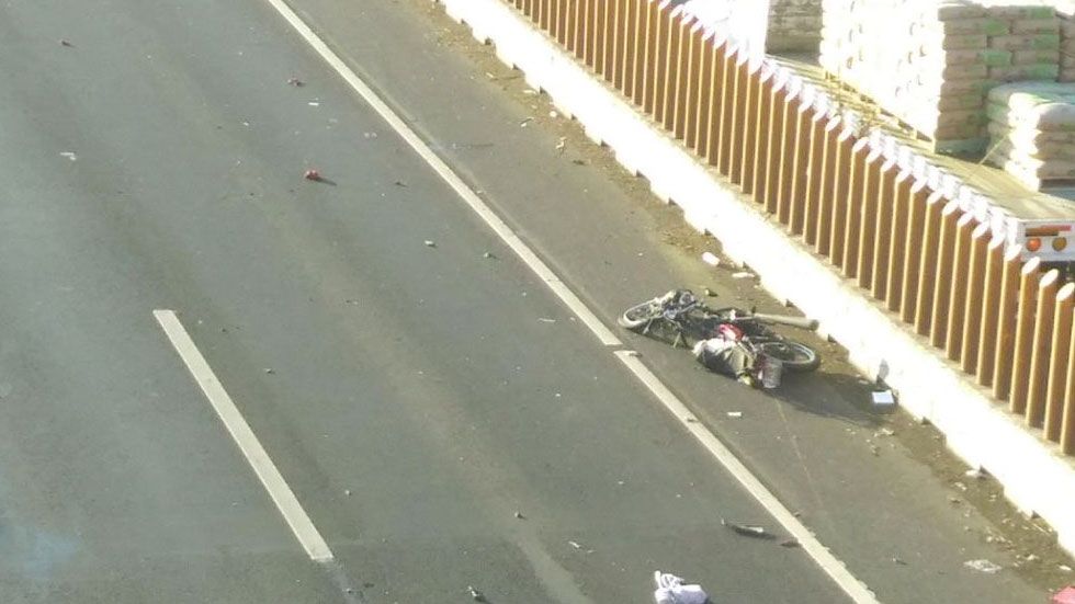 Tráiler arrolla y mata a motociclista en la México-Puebla