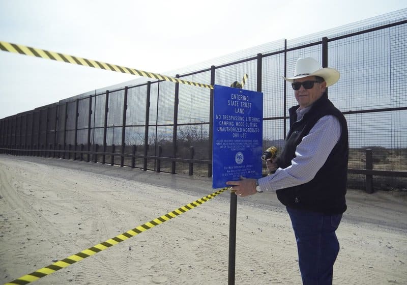 Nuevo México comienza pleito con gobierno de Trump por muro