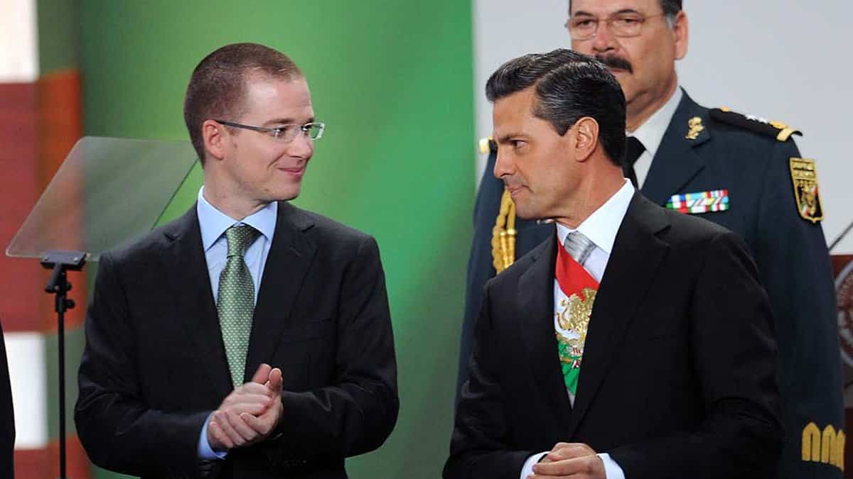 Periodistas e intelectuales piden a Peña Nieto no involucrarse en elección