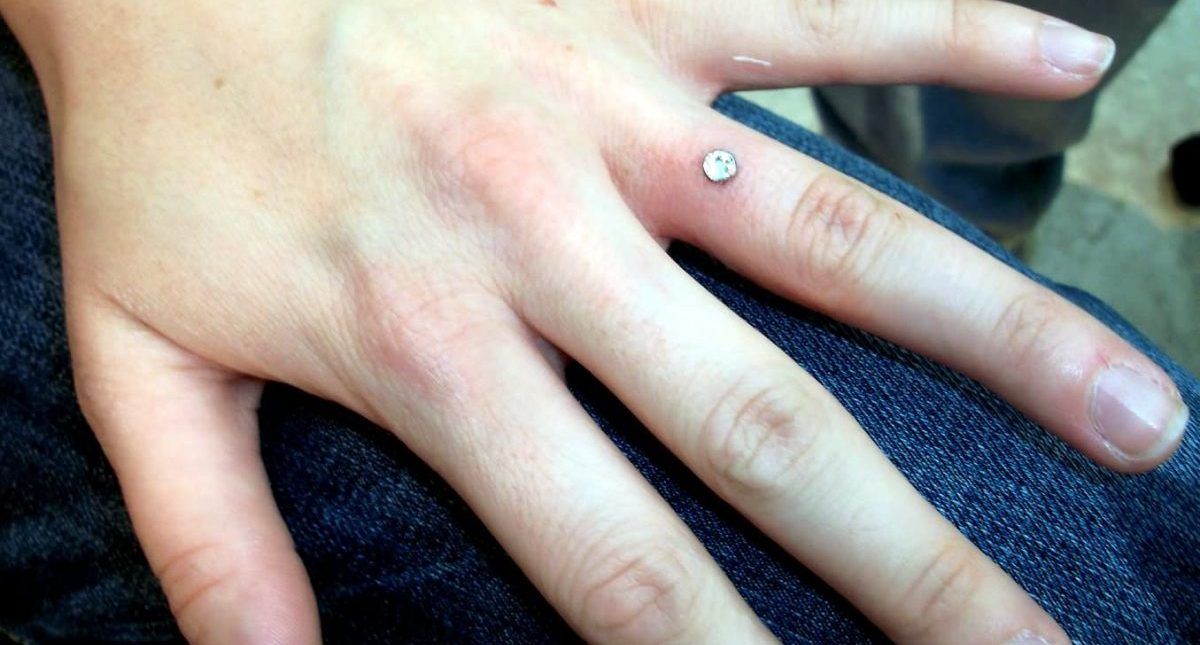 Millennials cambian anillo de compromiso por gemas incrustadas Millennials cambian anillo de compromiso por gemas incrustadas