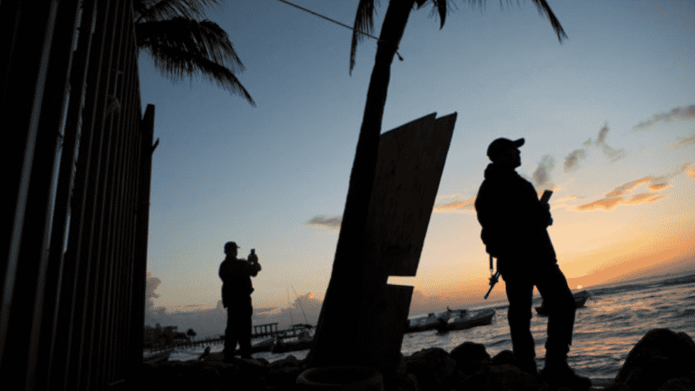 ¿Se deben cancelar viajes a México por alerta de EE.UU.?