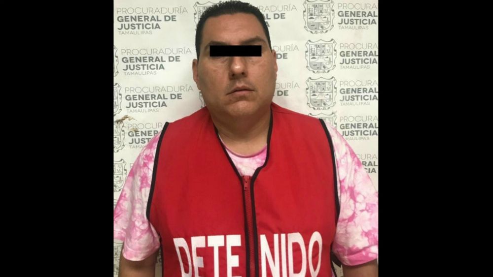 Detienen a productor musical acusado de violación y corrupción de menores