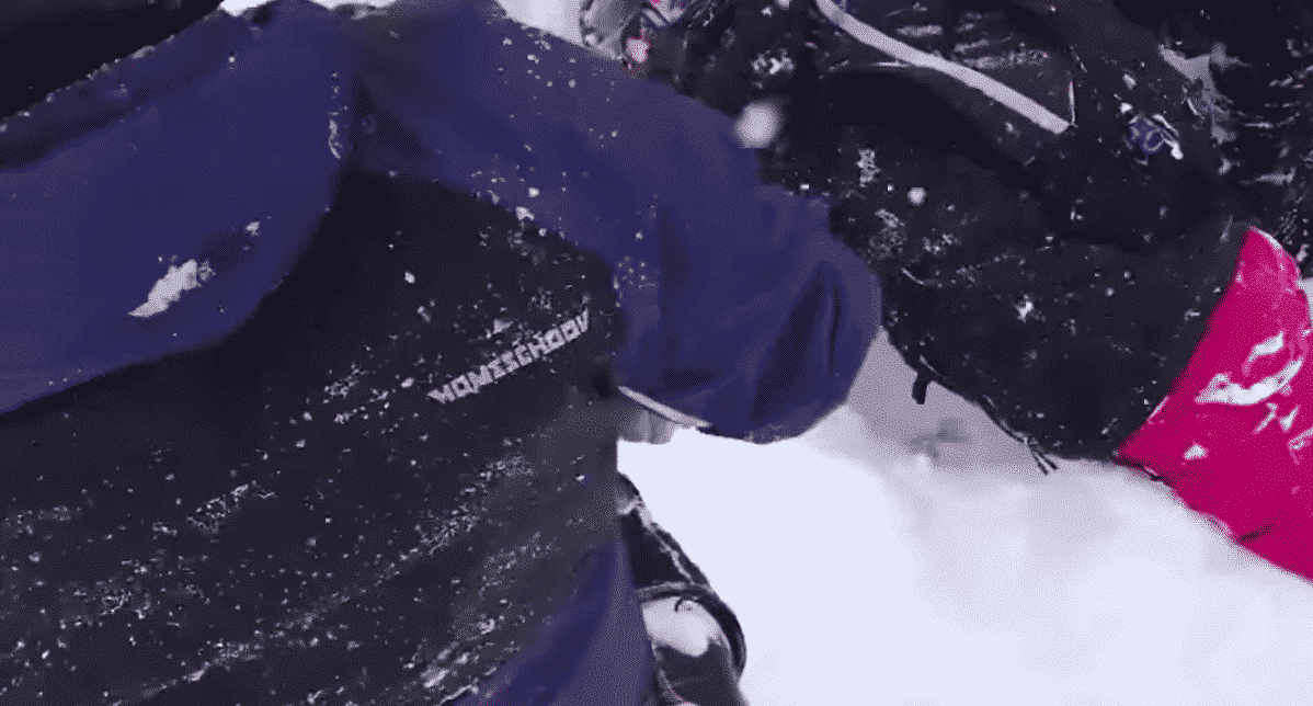 #Video Rescatan a persona atrapada en avalancha en California #Video Rescatan a persona atrapada en avalancha en California