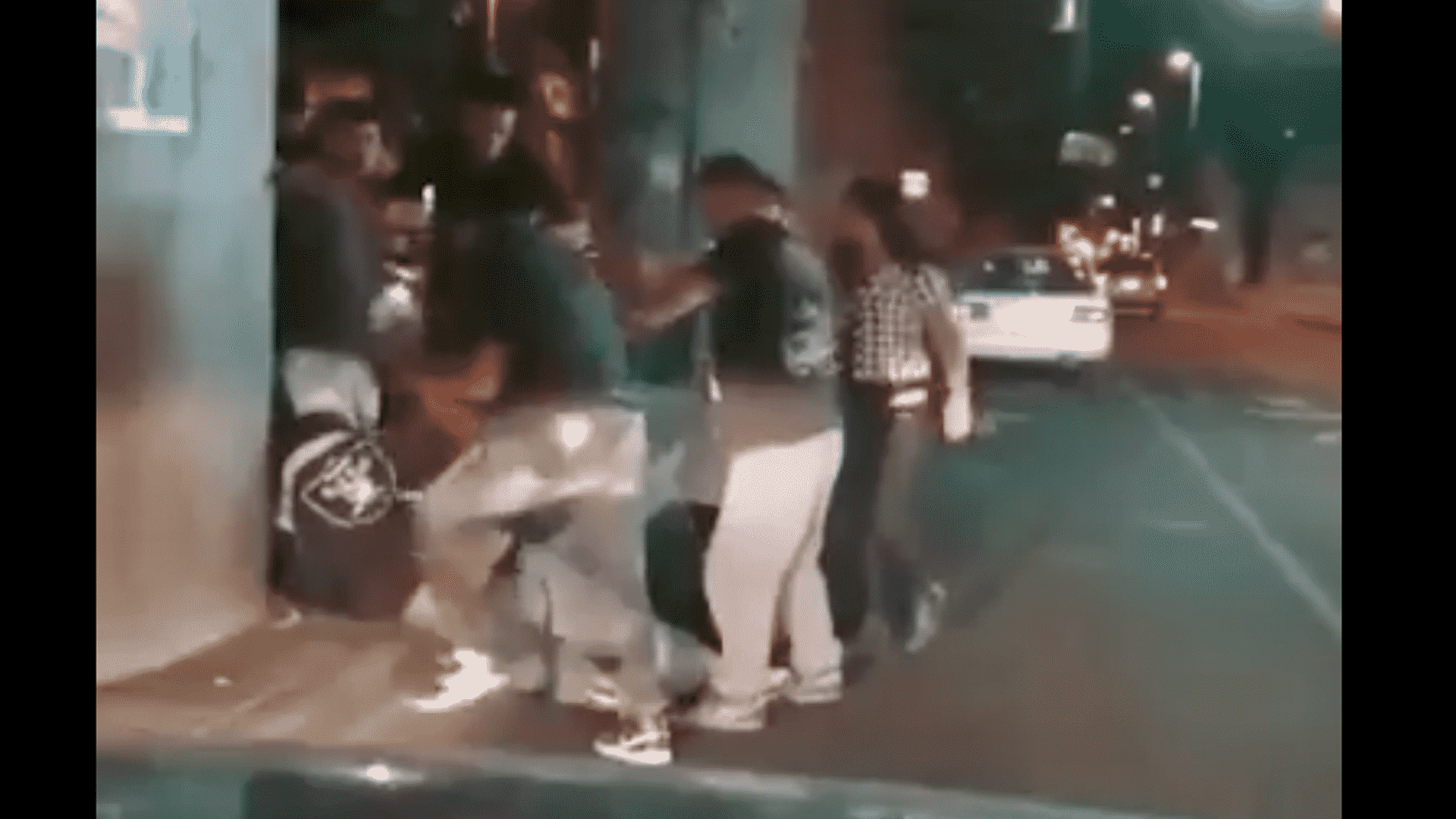 #VIDEO Golpean a pareja en Tláhuac