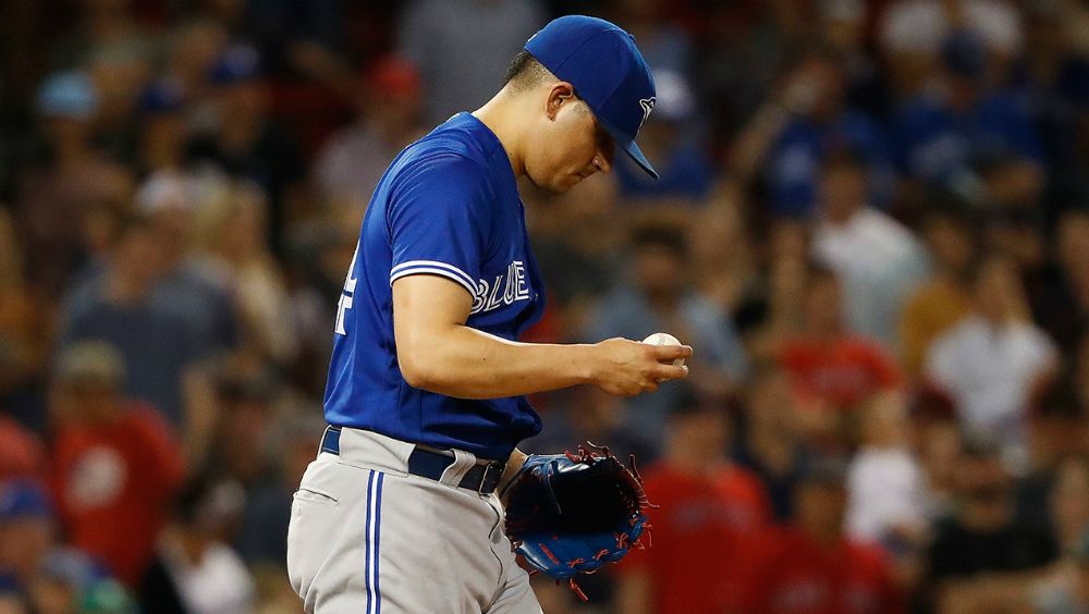 Roberto Osuna consigue primer salvamento de la temporada