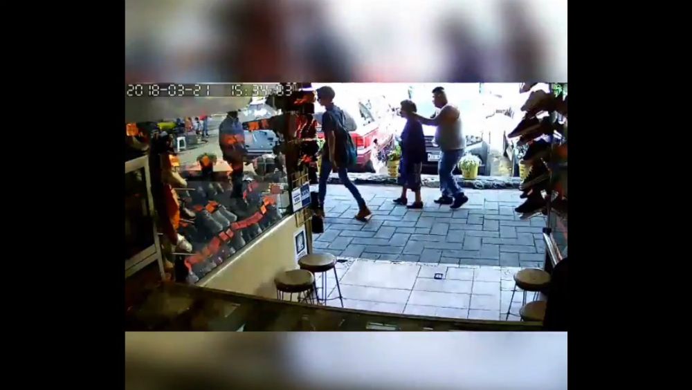 #Video Así robaron a una mujer sus aretes en el mercado de Xochimilco