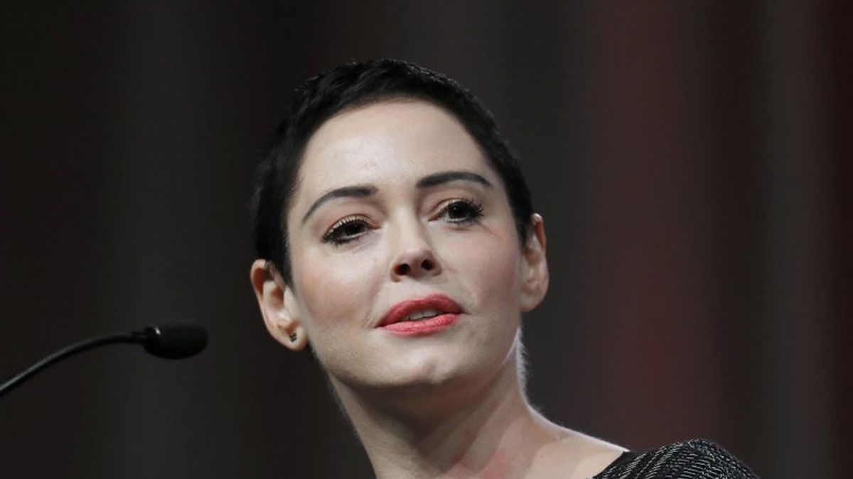 Juez descarta desestimar cargos por drogas contra Rose McGowan