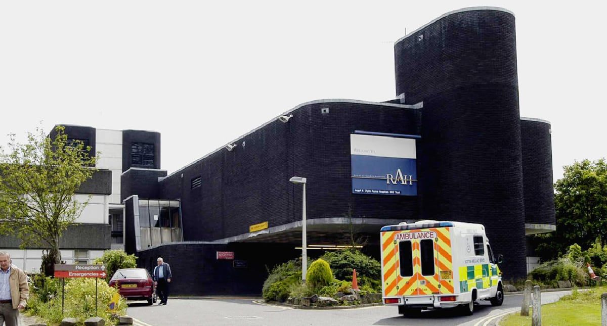 Cirujana camina casi tres horas bajo la nieve para operar a paciente