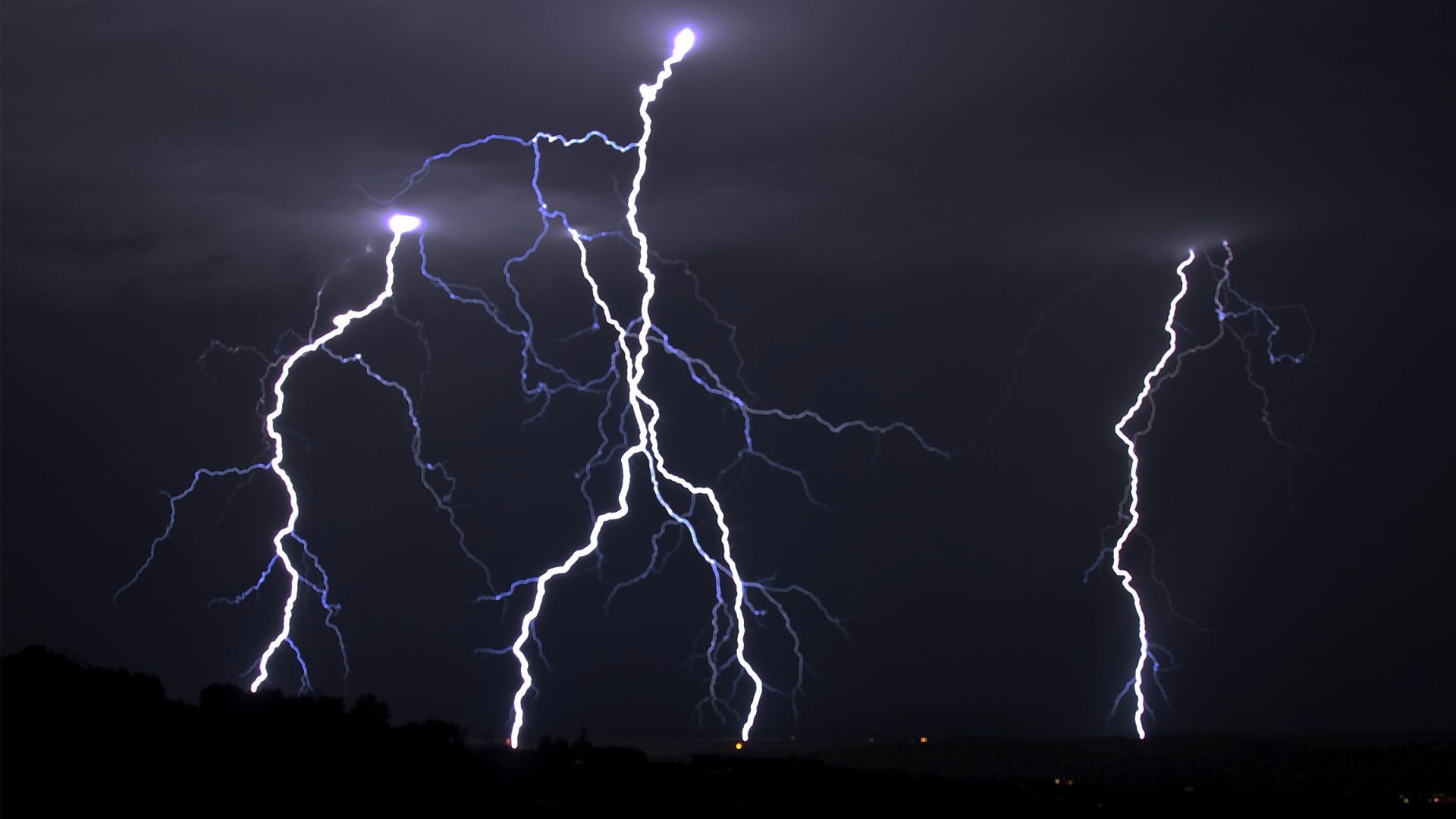 Rayo mata a dos hermanos jornaleros en Veracruz