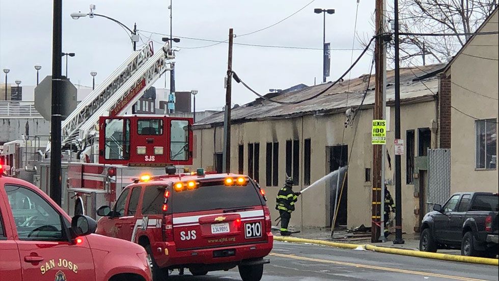 #Video Edificio se incendia en el centro de San José #Video Edificio se incendia en el centro de San José