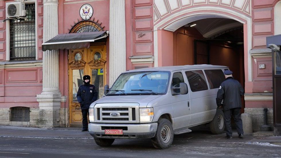 Rusia expulsa a 50 diplomáticos británicos