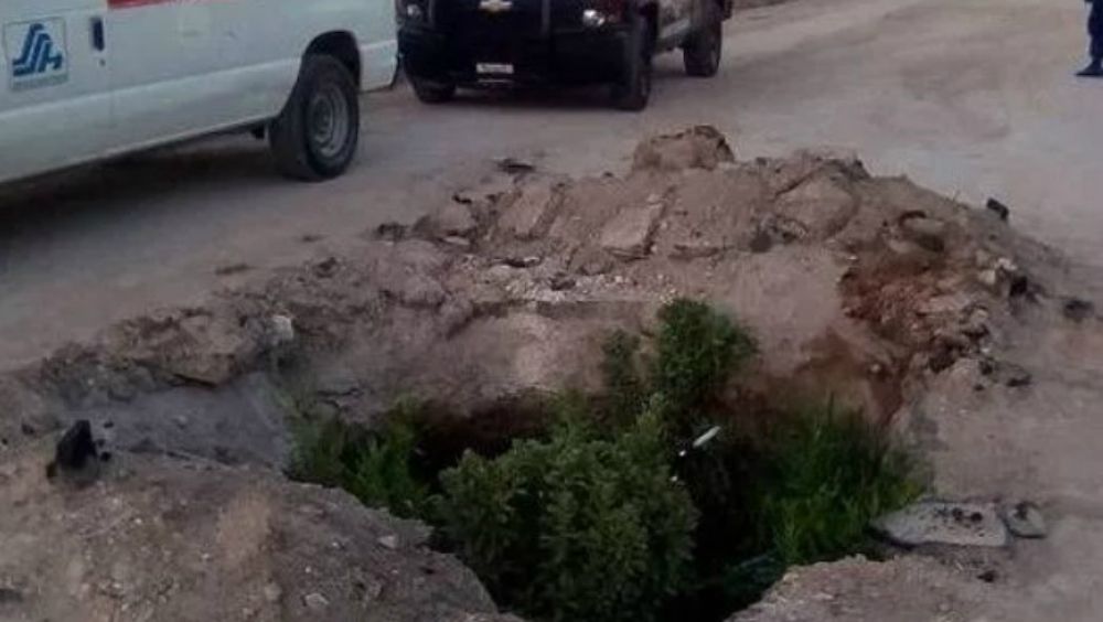 Muere motociclista tras caer en socavón en Hidalgo