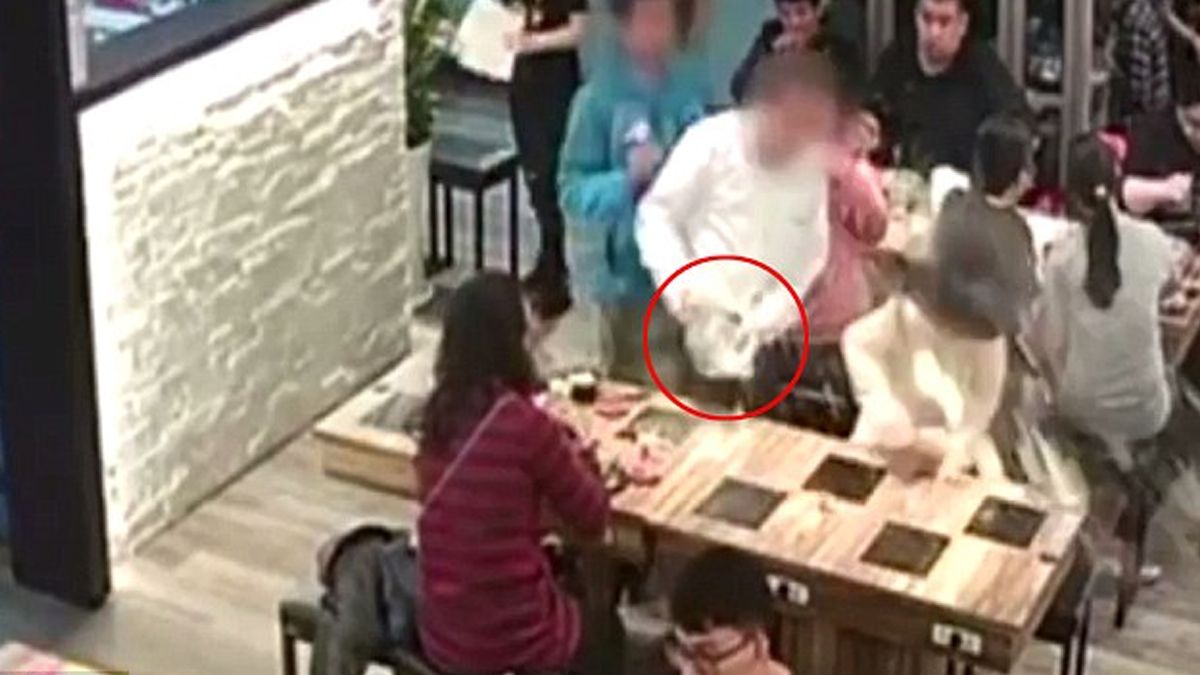 #Video Hombre arroja sopa hirviendo a mujer en Taiwán