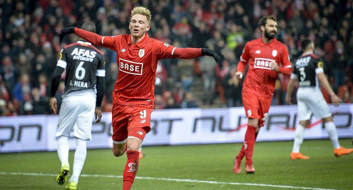 Con Ochoa en el arco Standard de Lieja consigue victoria