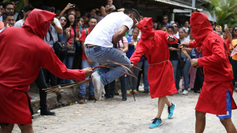 Los ritos más insólitos de Semana Santa