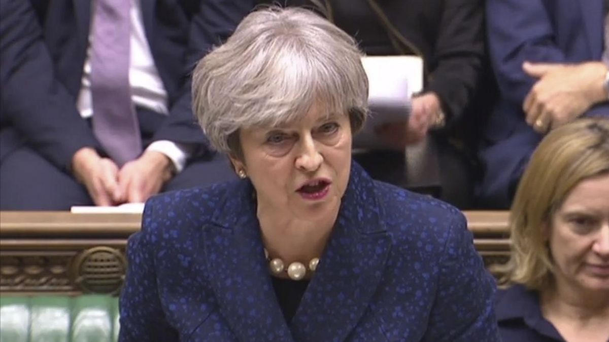 Theresa May rechaza vínculos con Cambridge Analytica